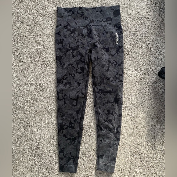 Gymshark Adapt Camo Seamless Leggings and Bra - Picture 7 of 8